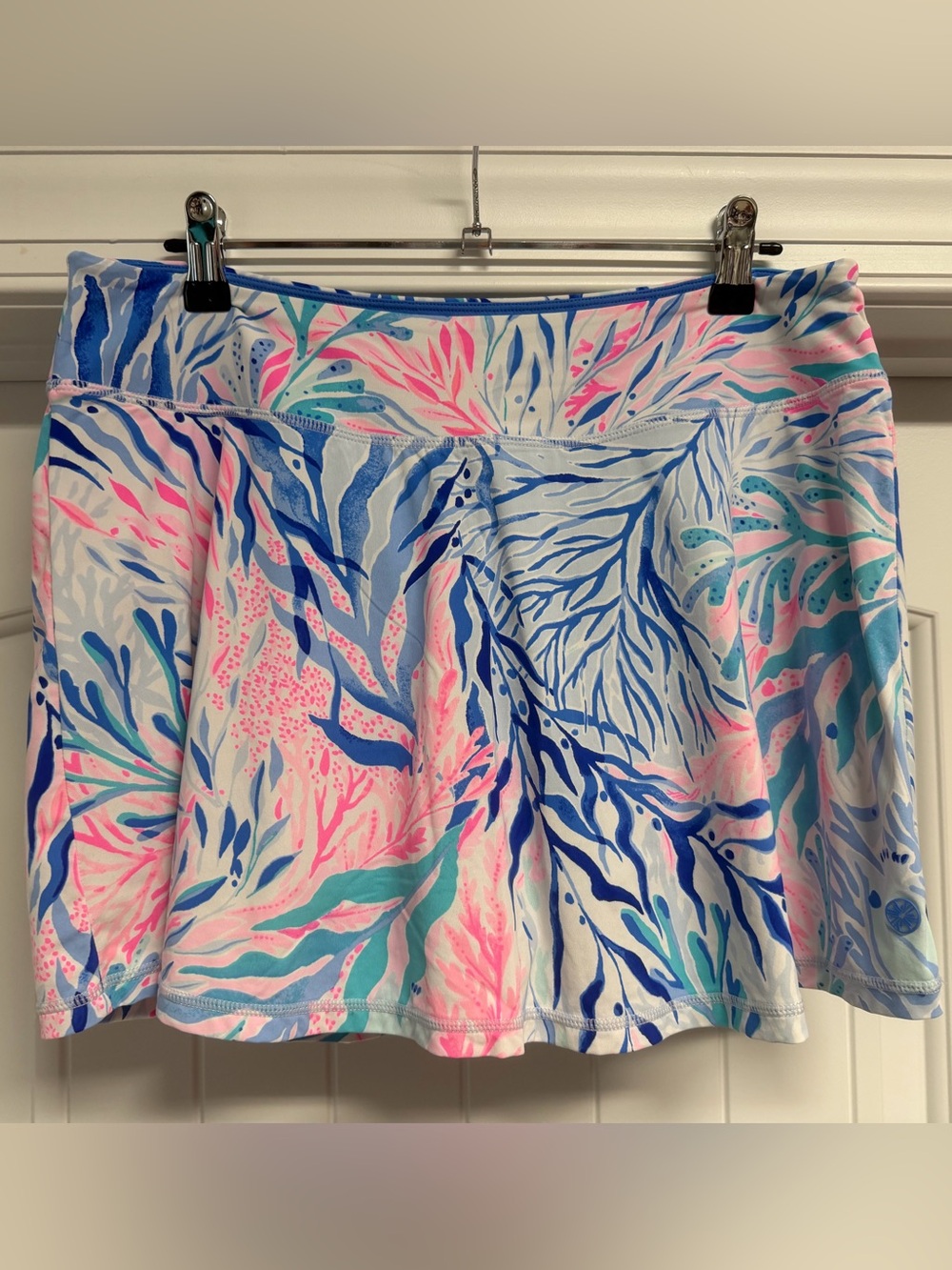 Lilly Pulitzer Luxletic skort in Kaleidoscope Coral, size L
